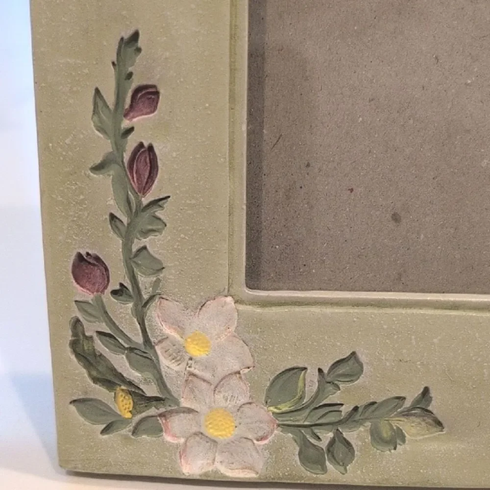 Vintage 1998 Burnes of Boston Cottage Green Embossed Floral Photo Picture Frame